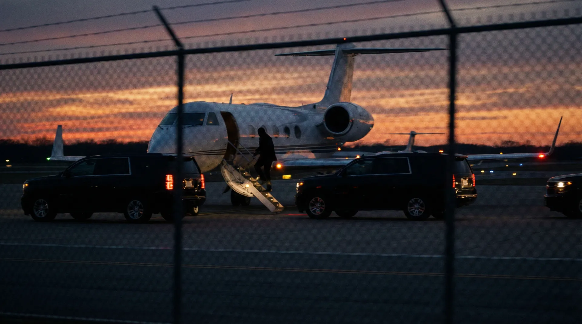 吃瓜黑料 - 机场私人飞机偷拍